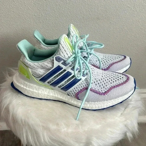 Adidas Women’s ULTRABOOST 1.0 Running SHOES - Picture 2 of 9